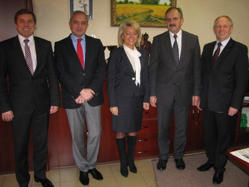Ambasador Armenii Ashot Galoyan (drugi z lewej) o Polsce wie bardzo dużo